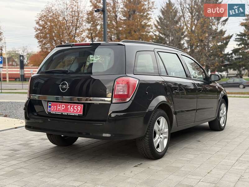 Универсал Opel Astra 2008 в Луцке
