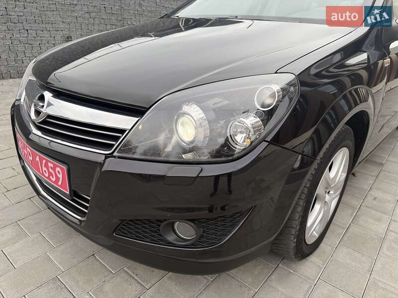 Универсал Opel Astra 2008 в Луцке