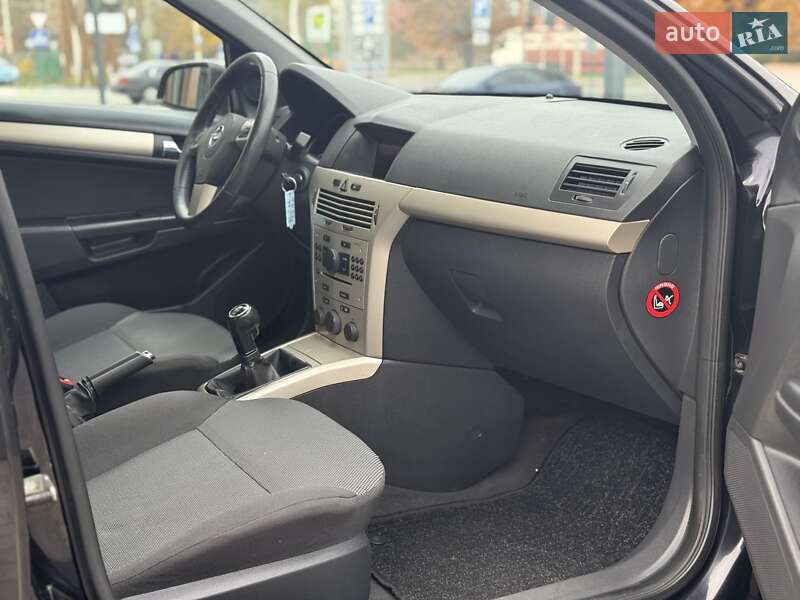 Универсал Opel Astra 2008 в Луцке