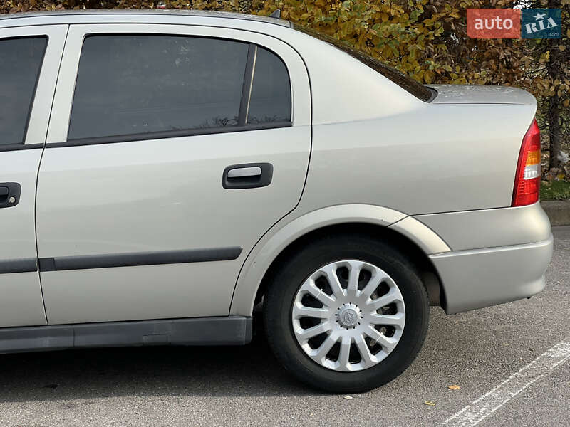 Седан Opel Astra 2006 в Києві фото 13 Седан Opel Astra 2006 в Києві