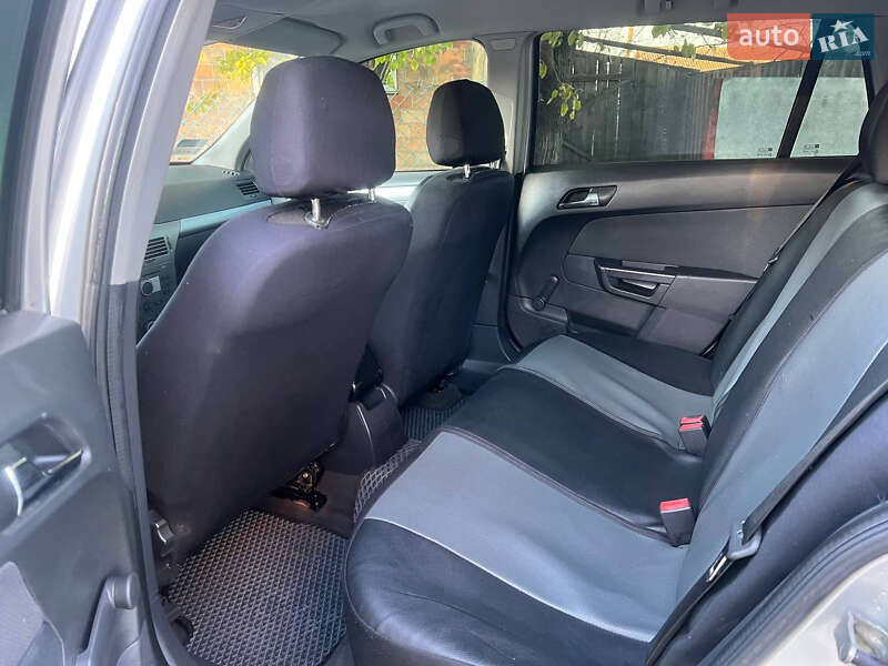 Универсал Opel Astra 2005 в Луцке