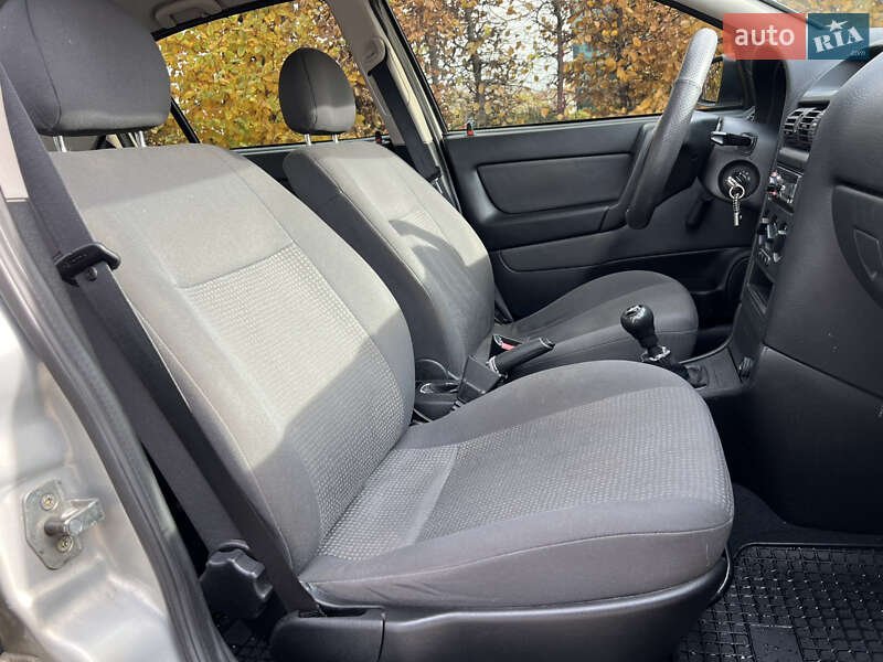 Седан Opel Astra 2006 в Києві фото 50 Седан Opel Astra 2006 в Києві