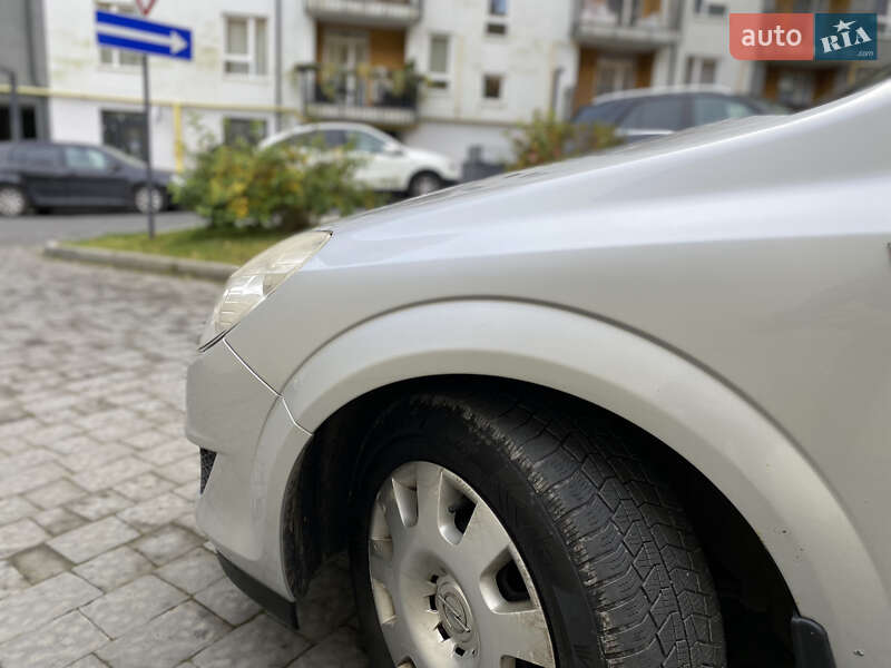 Универсал Opel Astra 2009 в Львове