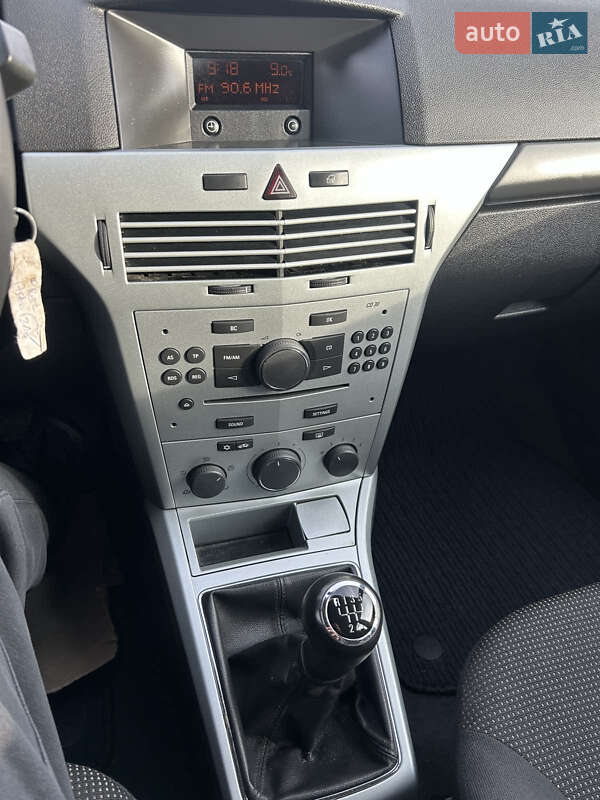 Хэтчбек Opel Astra 2009 в Нововолынске