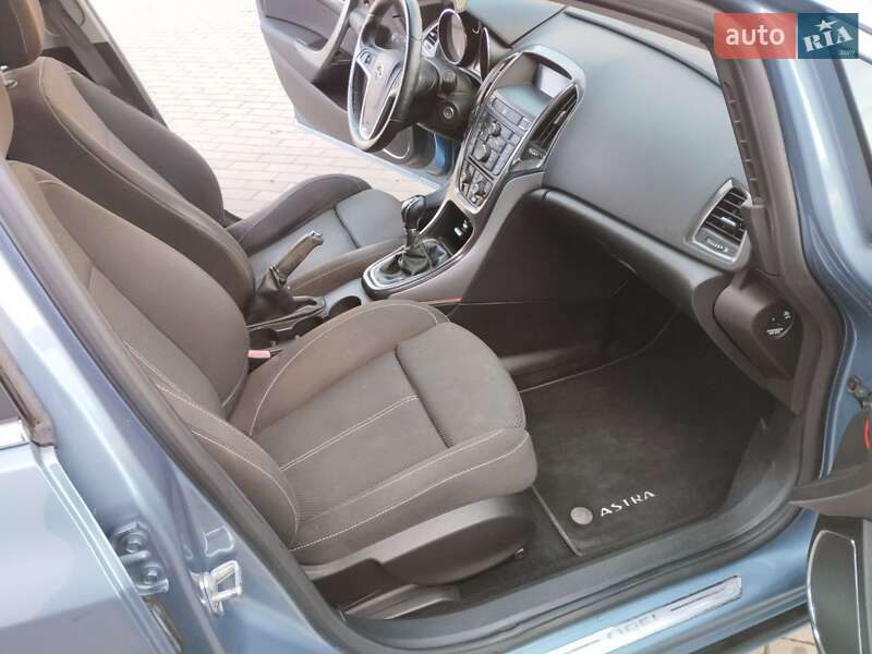 Хэтчбек Opel Astra 2010 в Калуше