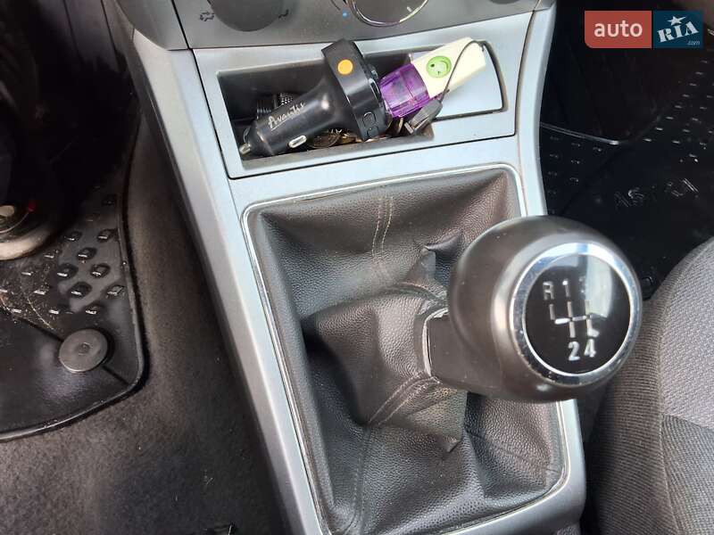 Универсал Opel Astra 2011 в Хороле фото 21 Универсал Opel Astra 2011 в Хороле