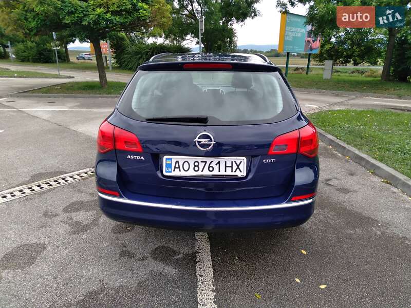 Универсал Opel Astra 2015 в Осии фото 23 Универсал Opel Astra 2015 в Осии