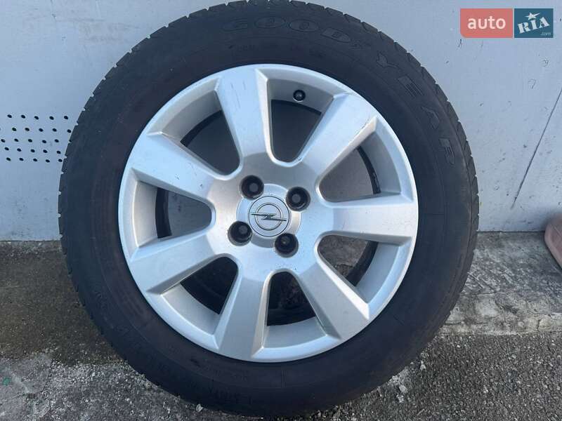 Хэтчбек Opel Astra 2006 в Киеве