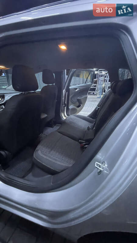 Універсал Opel Astra 2017 в Черкасах