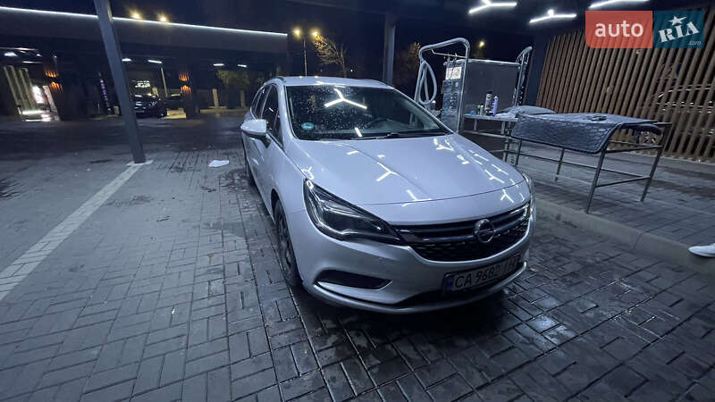 Універсал Opel Astra 2017 в Черкасах