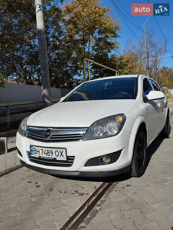 Хэтчбек Opel Astra 2013 в Одессе фото 9 Хэтчбек Opel Astra 2013 в Одессе
