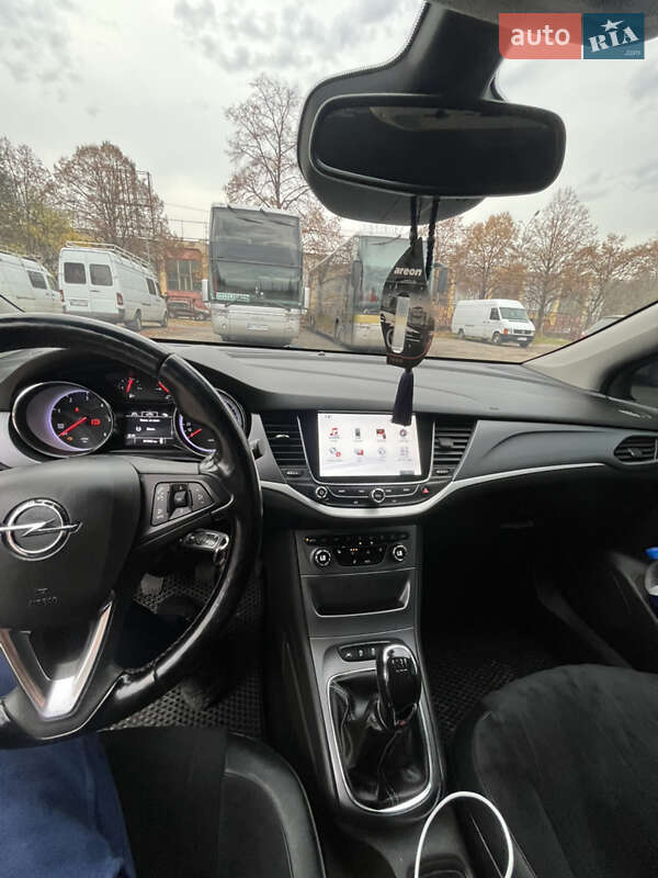 Универсал Opel Astra 2017 в Львове