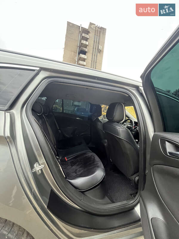 Универсал Opel Astra 2017 в Львове