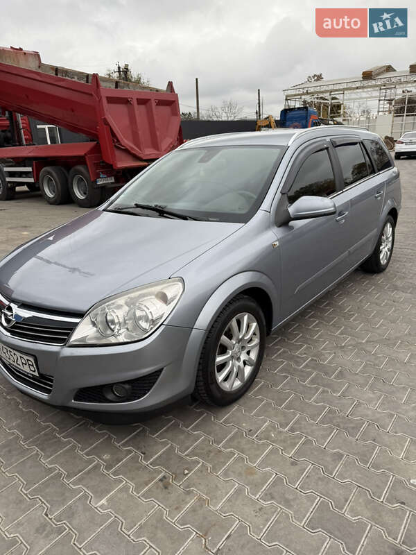 Универсал Opel Astra 2008 в Одессе