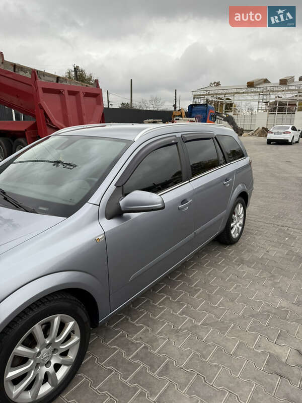 Универсал Opel Astra 2008 в Одессе