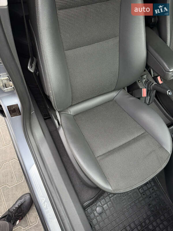 Универсал Opel Astra 2008 в Одессе