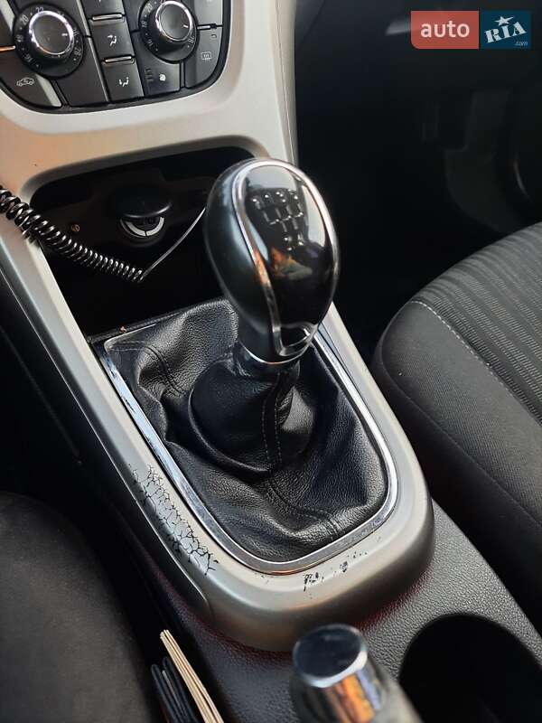 Хэтчбек Opel Astra 2011 в Лозовой