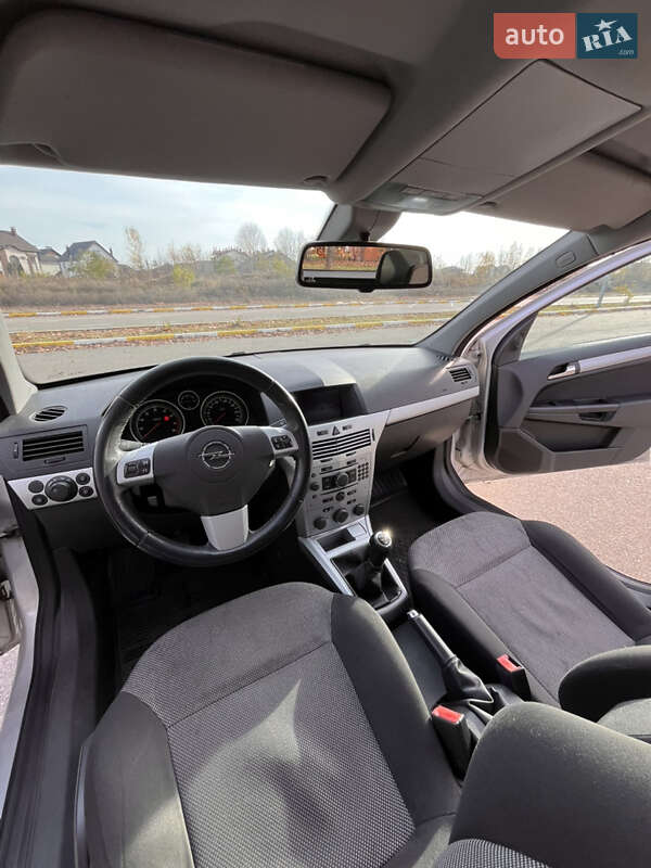 Універсал Opel Astra 2009 в Петропавлівській Борщагівці