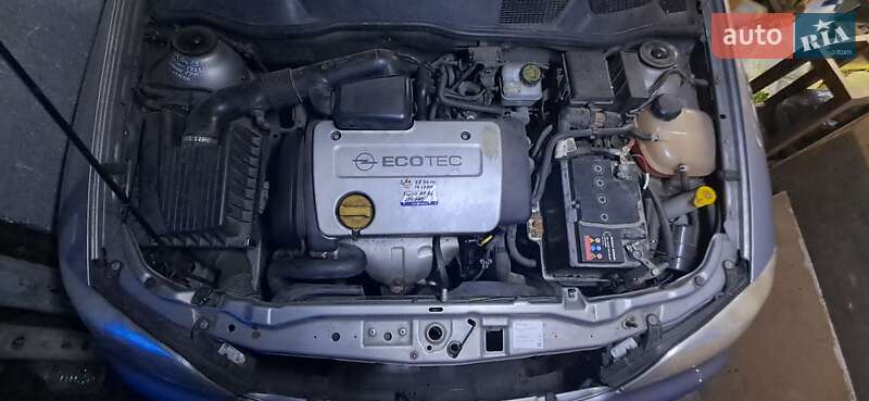 Седан Opel Astra 2000 в Киеве