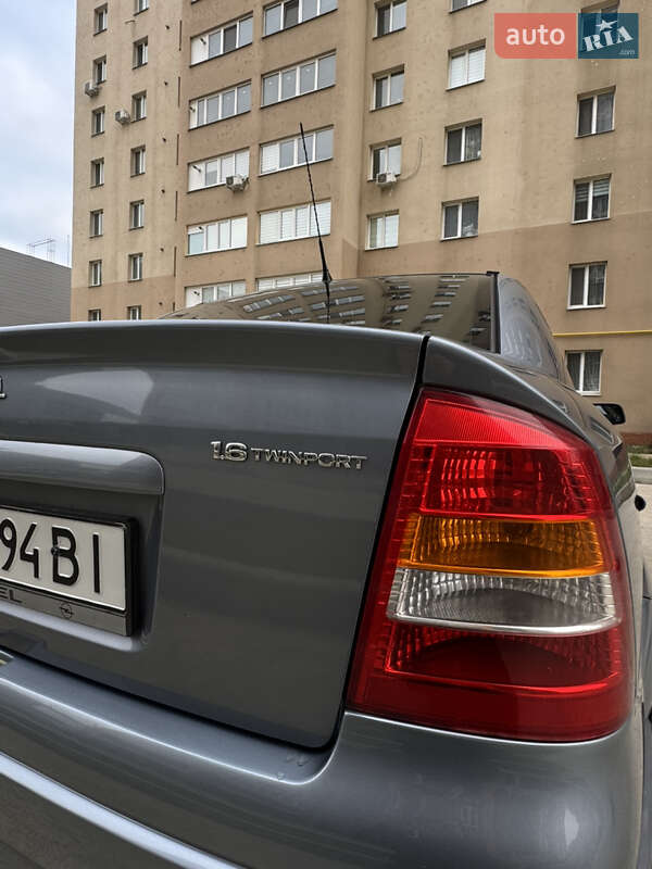 Седан Opel Astra 2008 в Сумах