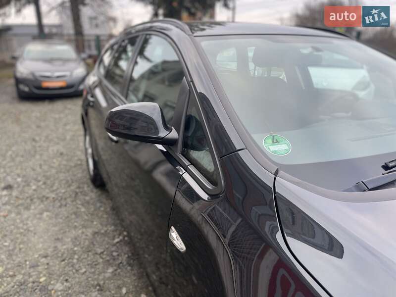 Універсал Opel Astra 2014 в Сумах
