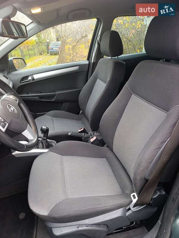 Универсал Opel Astra 2009 в Луцке фото 54 Универсал Opel Astra 2009 в Луцке