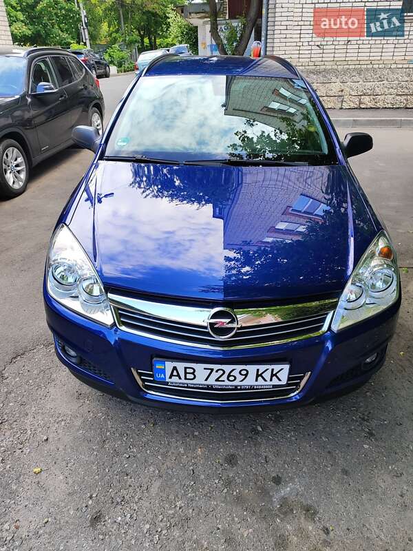Універсал Opel Astra 2009 в Вінниці