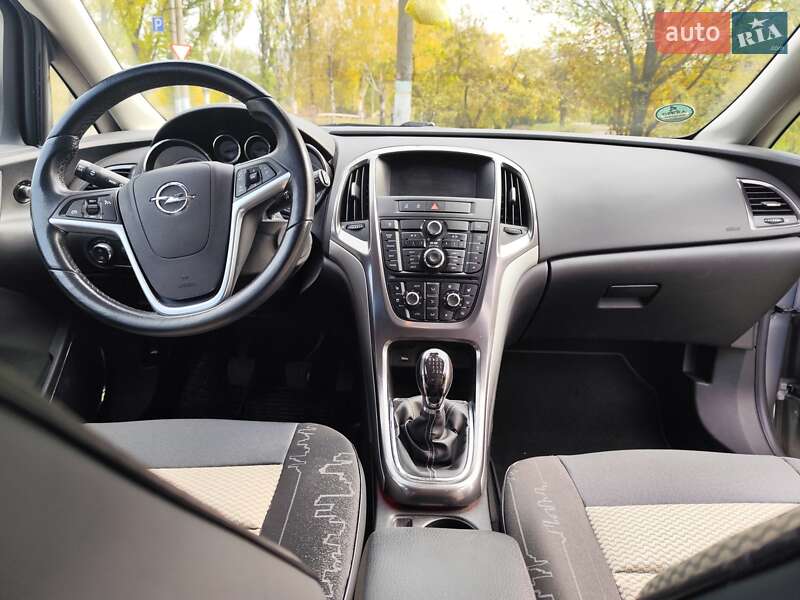 Хэтчбек Opel Astra 2010 в Кривом Роге фото 4 Хэтчбек Opel Astra 2010 в Кривом Роге