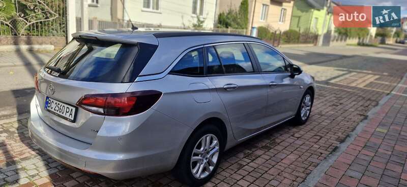 Универсал Opel Astra 2016 в Львове