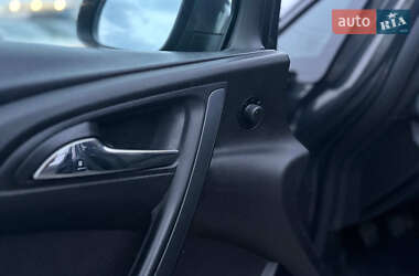 Універсал Opel Astra 2015 в Львові