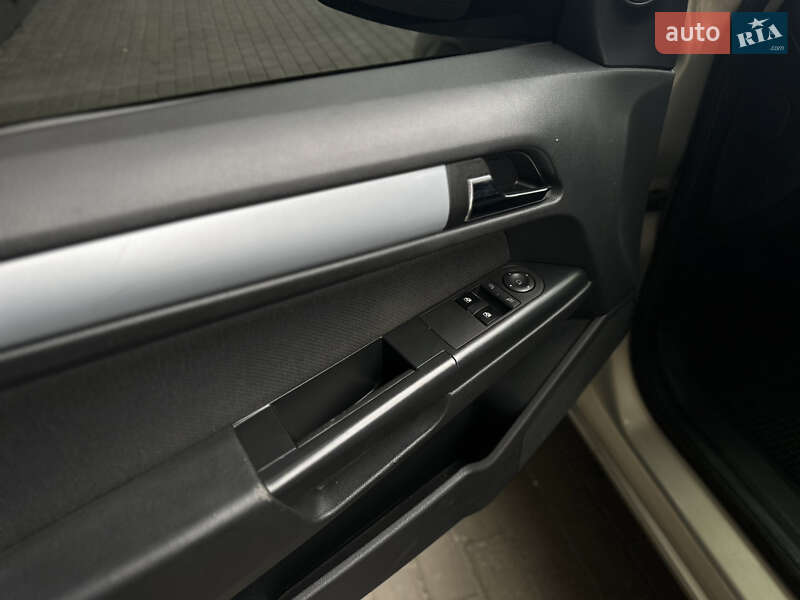 Универсал Opel Astra 2005 в Киеве фото 10 Универсал Opel Astra 2005 в Киеве