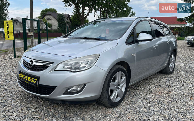 Универсал Opel Astra 2012 в Коломые