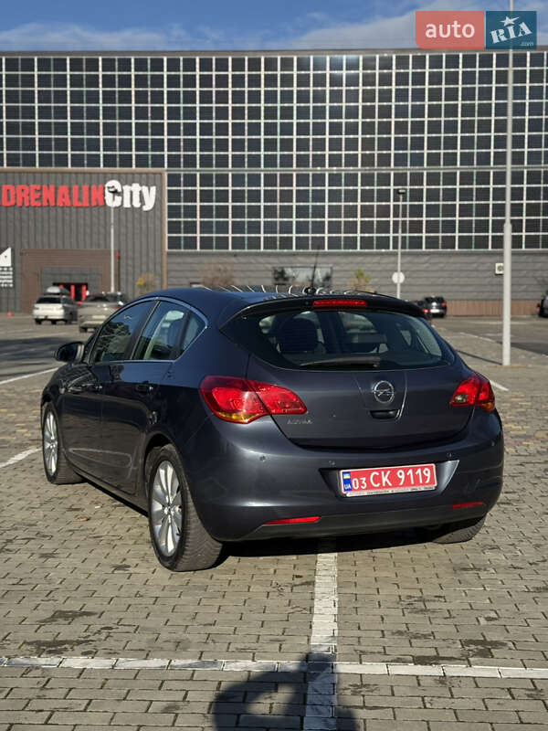 Хэтчбек Opel Astra 2009 в Луцке