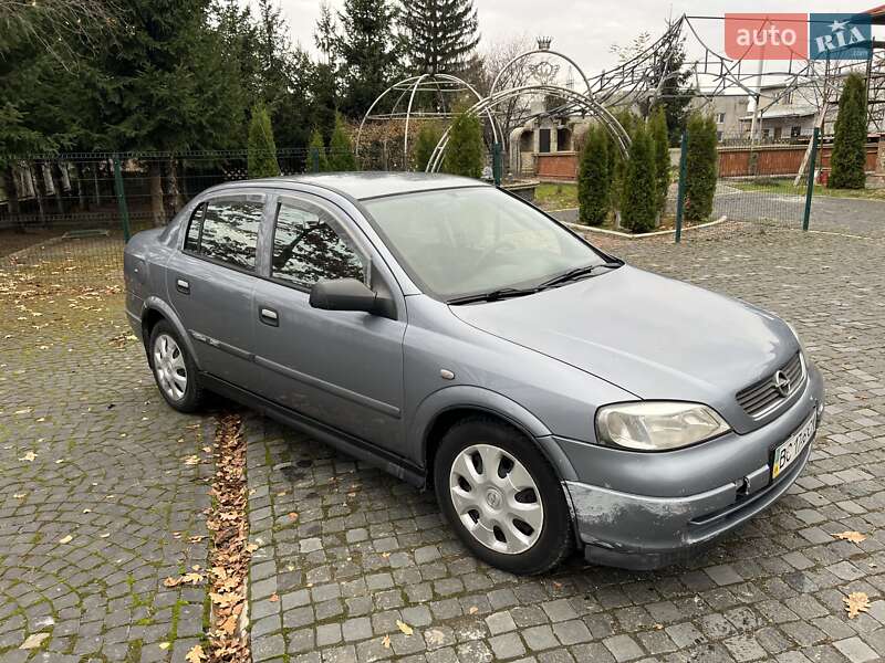Седан Opel Astra 2008 в Золочеві