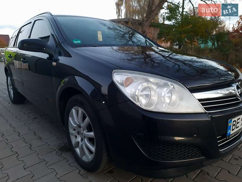 Універсал Opel Astra 2008 в Дубні