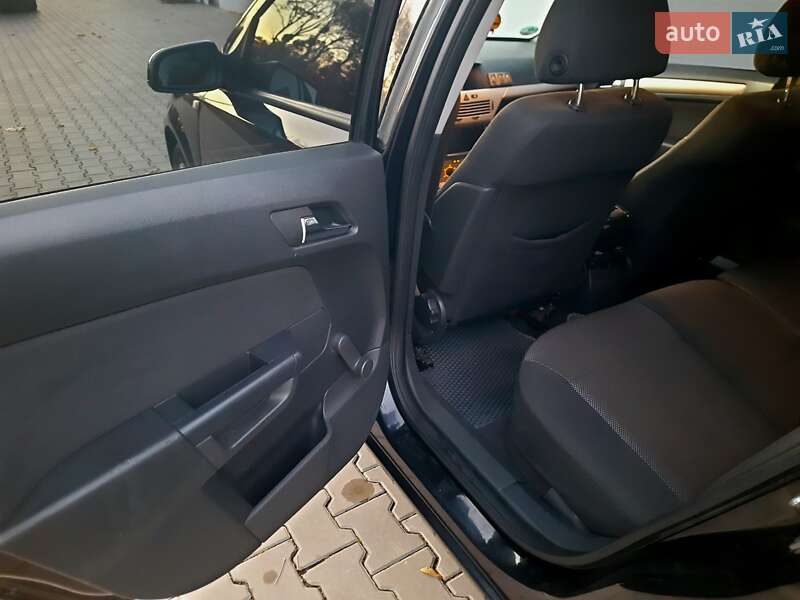 Універсал Opel Astra 2008 в Дубні