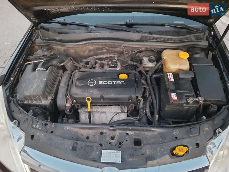 Універсал Opel Astra 2008 в Дубні