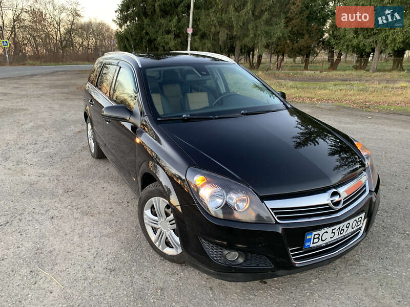 Универсал Opel Astra 2007 в Дрогобыче