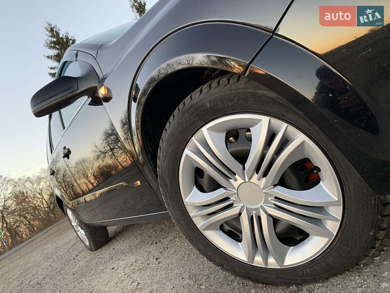 Универсал Opel Astra 2007 в Дрогобыче