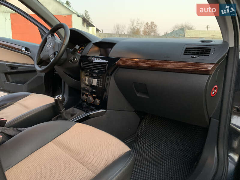 Универсал Opel Astra 2007 в Дрогобыче