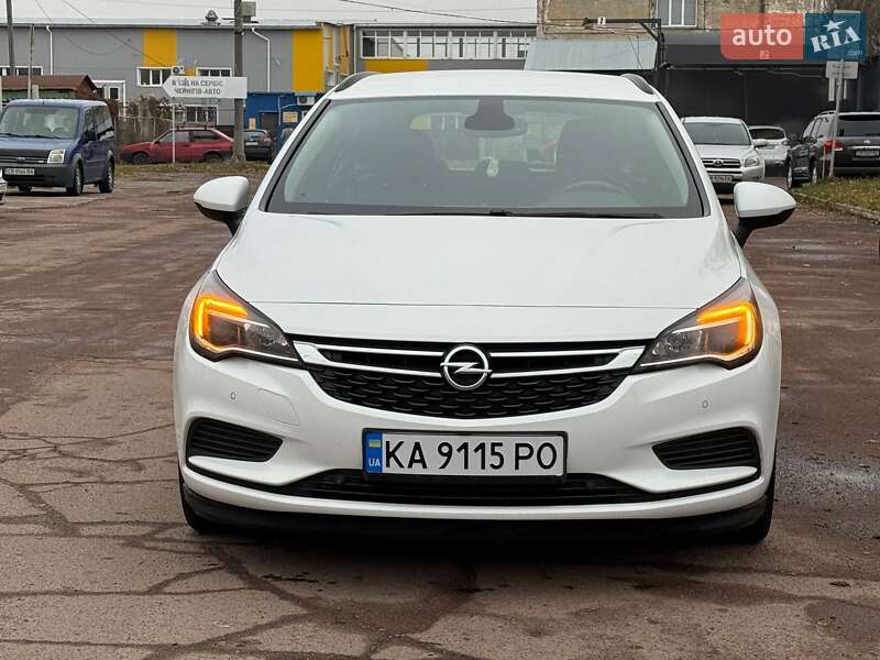 Універсал Opel Astra 2018 в Чернігові