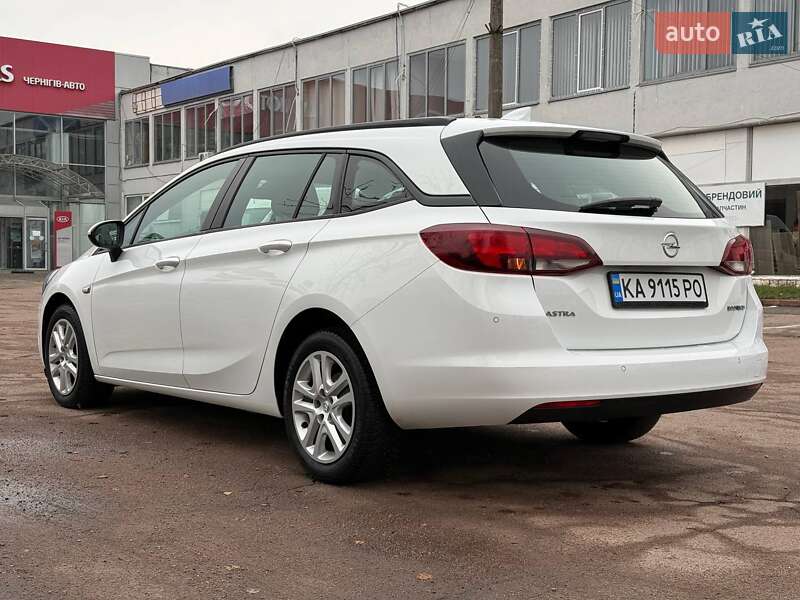 Універсал Opel Astra 2018 в Чернігові