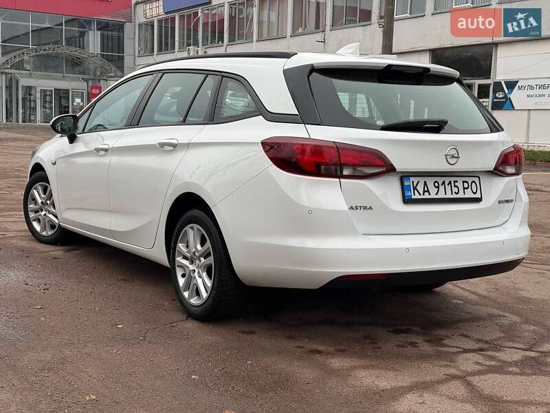 Універсал Opel Astra 2018 в Чернігові