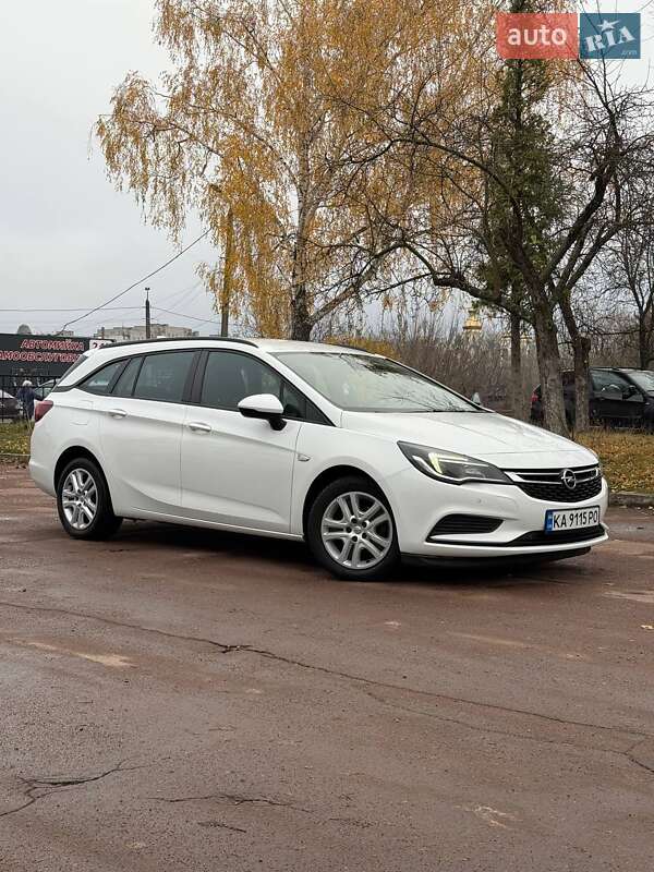 Універсал Opel Astra 2018 в Чернігові