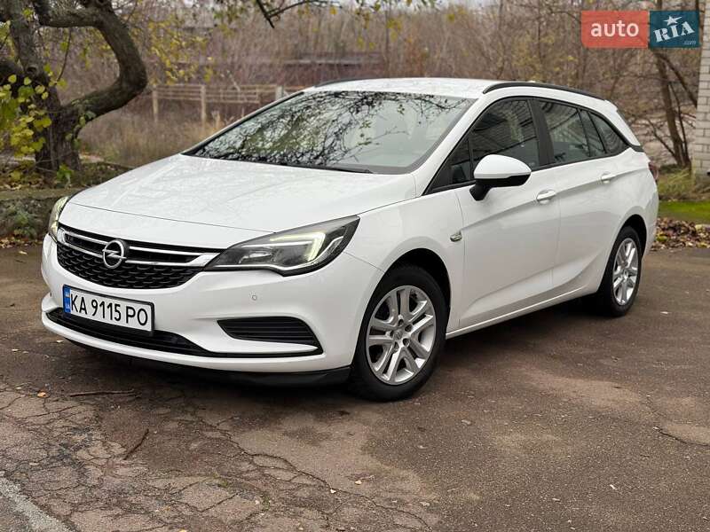 Універсал Opel Astra 2018 в Чернігові