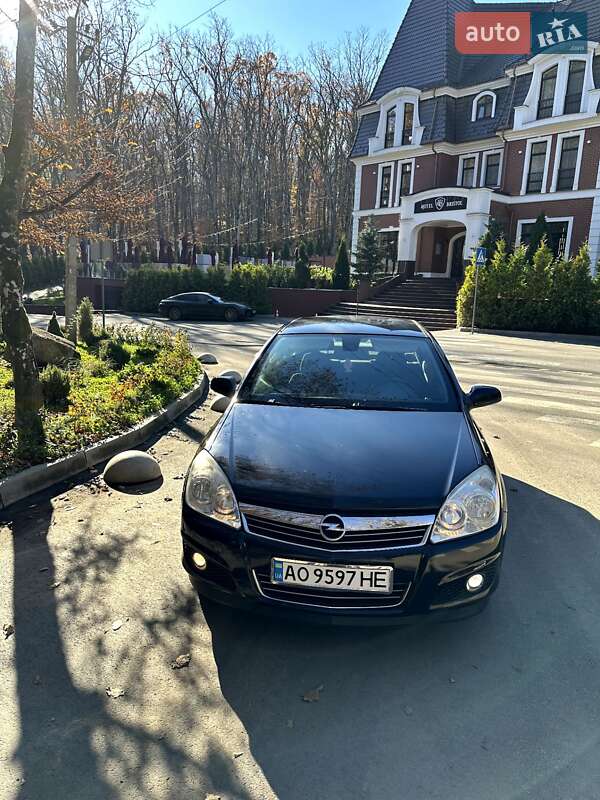 Хэтчбек Opel Astra 2009 в Ужгороде