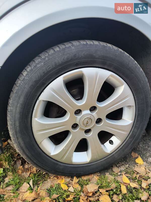 Универсал Opel Astra 2004 в Сумах