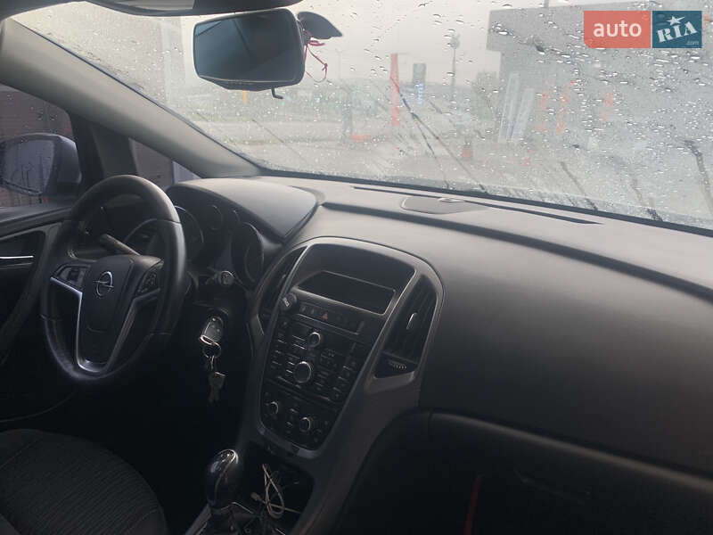 Универсал Opel Astra 2013 в Тернополе