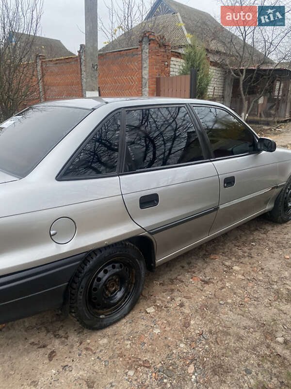 Седан Opel Astra 1995 в Краснокутске фото 3 Седан Opel Astra 1995 в Краснокутске