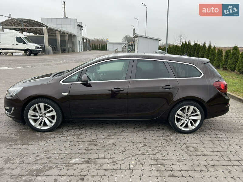 Универсал Opel Astra 2013 в Городке